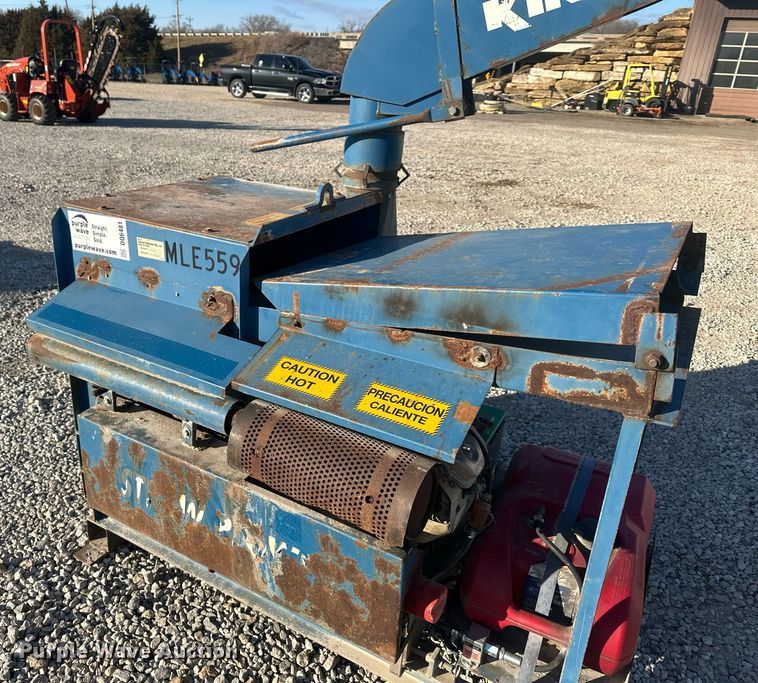 image for item DQ6481 Kincaid 20HP strwblower straw blower