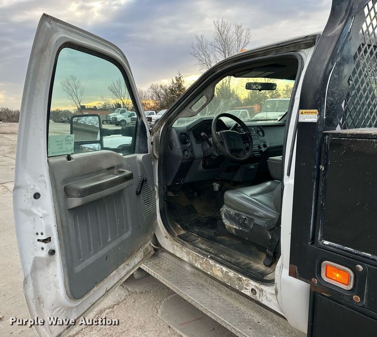 image for item DQ6487 2012 Ford F450 Super Duty flatbed truck