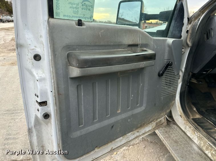 image for item DQ6487 2012 Ford F450 Super Duty flatbed truck