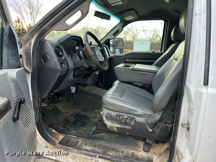 image for item DQ6487 2012 Ford F450 Super Duty flatbed truck