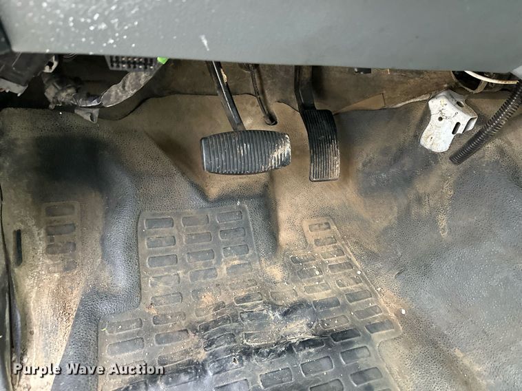 image for item DQ6487 2012 Ford F450 Super Duty flatbed truck