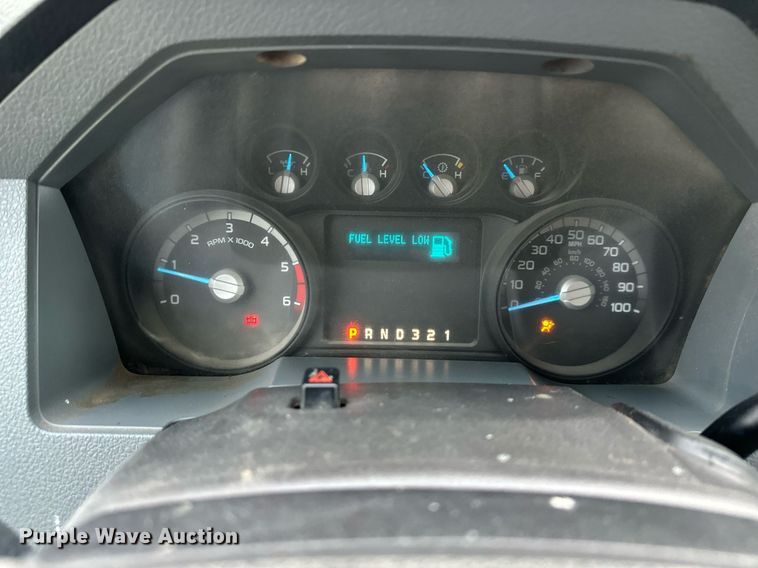 image for item DQ6487 2012 Ford F450 Super Duty flatbed truck