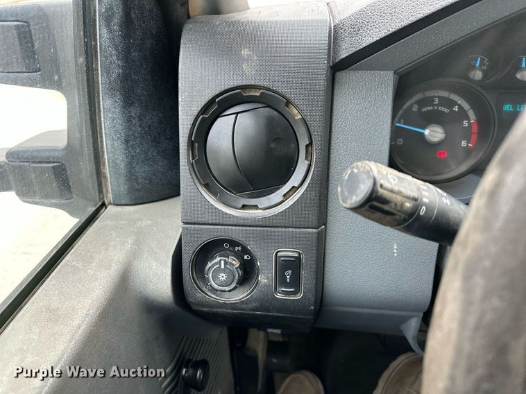 image for item DQ6487 2012 Ford F450 Super Duty flatbed truck