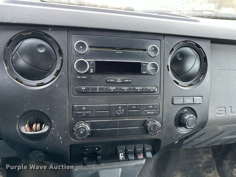 image for item DQ6487 2012 Ford F450 Super Duty flatbed truck