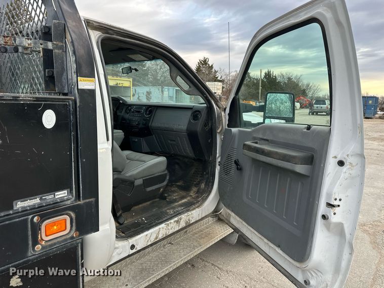 image for item DQ6487 2012 Ford F450 Super Duty flatbed truck