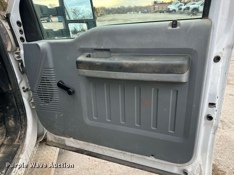 image for item DQ6487 2012 Ford F450 Super Duty flatbed truck