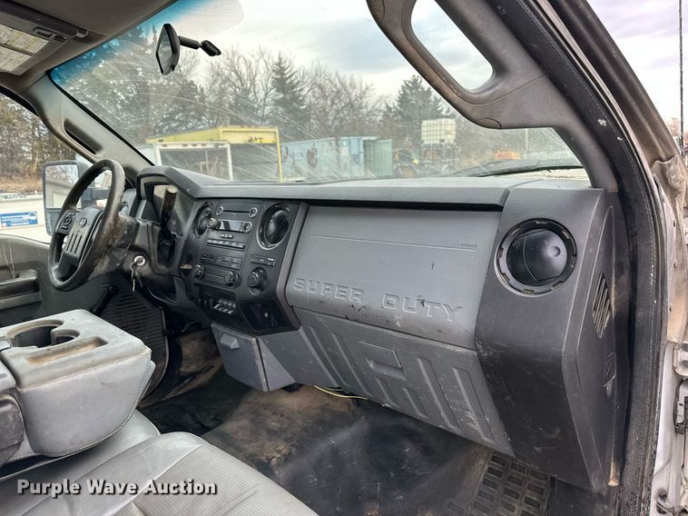 image for item DQ6487 2012 Ford F450 Super Duty flatbed truck