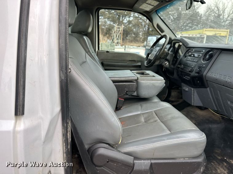 image for item DQ6487 2012 Ford F450 Super Duty flatbed truck