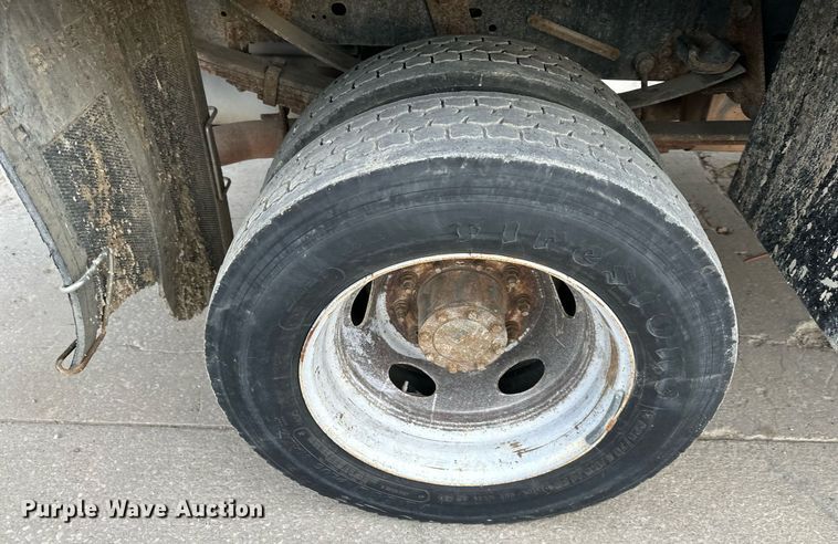 image for item DQ6487 2012 Ford F450 Super Duty flatbed truck