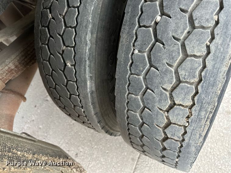 image for item DQ6487 2012 Ford F450 Super Duty flatbed truck