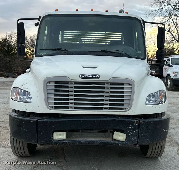 image for item DQ6490 2008 Freightliner flatbed truck