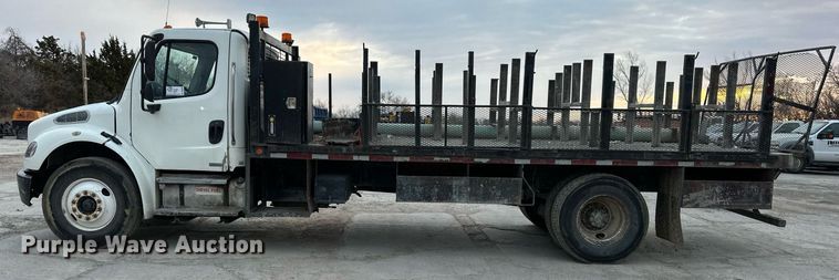 image for item DQ6490 2008 Freightliner flatbed truck