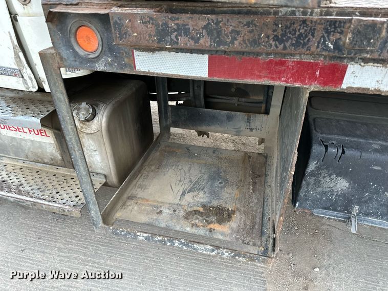 image for item DQ6490 2008 Freightliner flatbed truck