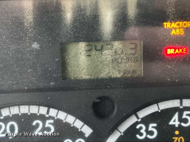 image for item DQ6490 2008 Freightliner flatbed truck