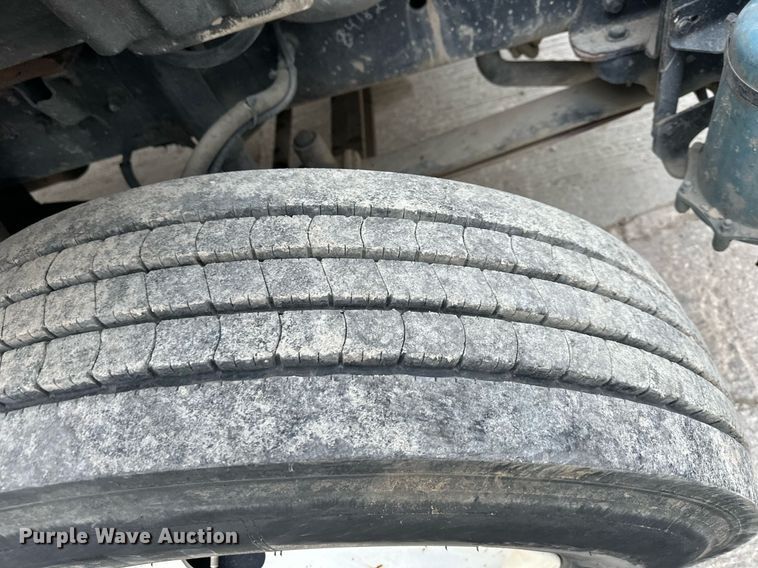 image for item DQ6490 2008 Freightliner flatbed truck