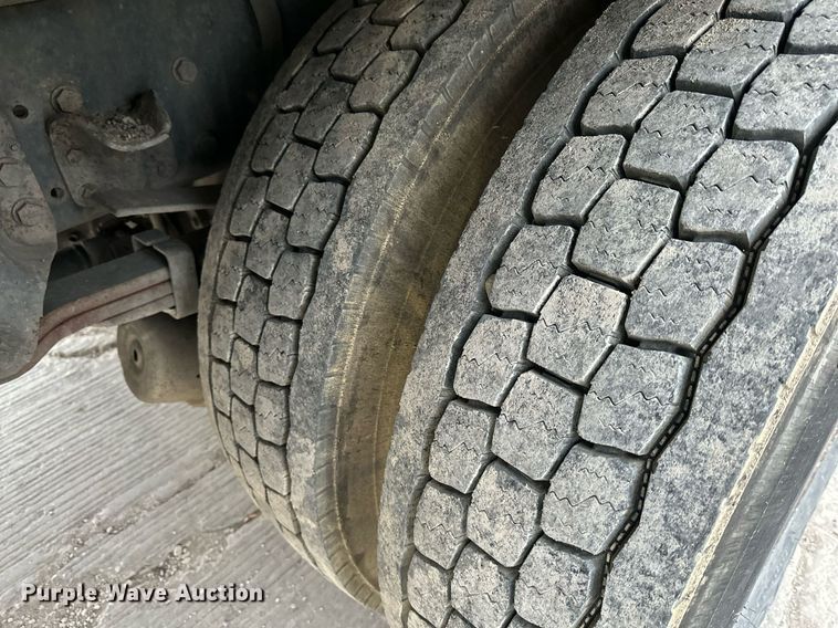 image for item DQ6490 2008 Freightliner flatbed truck