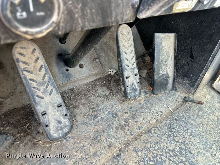 image for item DQ6495 1984 Case MW24C wheel loader