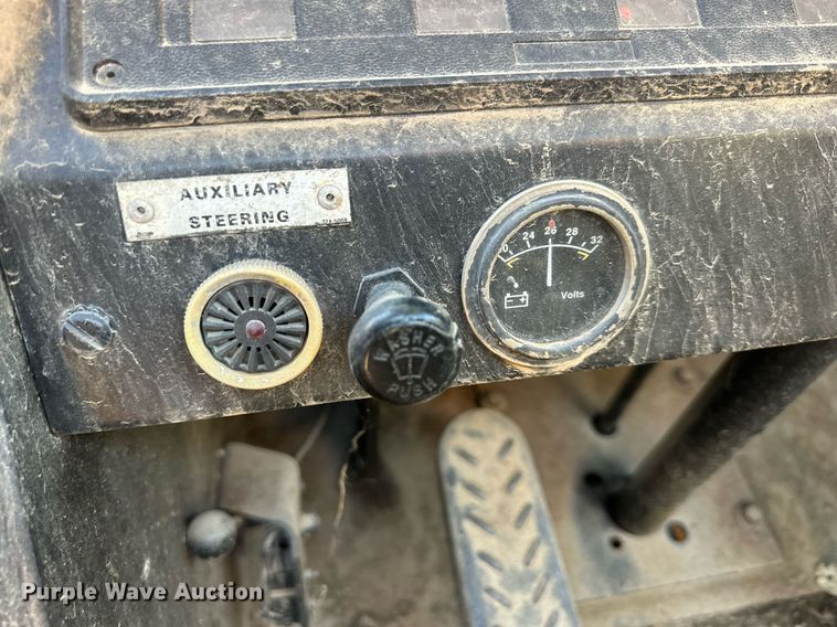 image for item DQ6495 1984 Case MW24C wheel loader