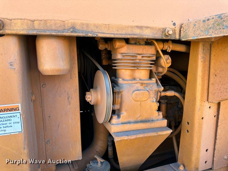 image for item DQ6495 1984 Case MW24C wheel loader