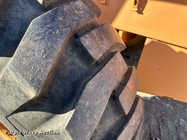 image for item DQ6495 1984 Case MW24C wheel loader