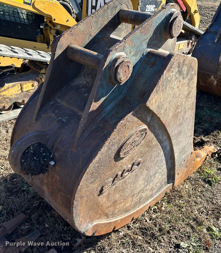 image for item DQ6533 ESCO excavator bucket