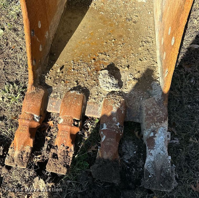 image for item DQ6533 ESCO excavator bucket