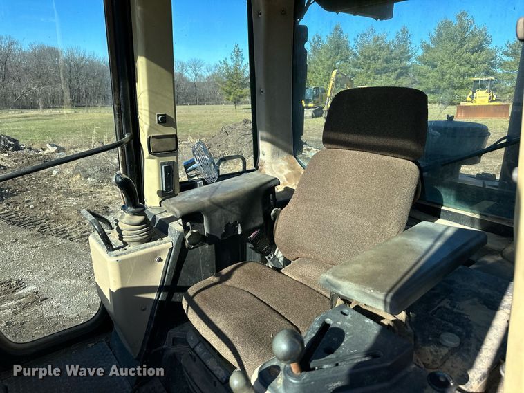 image for item DQ6539 2002 Caterpillar 963C track loader