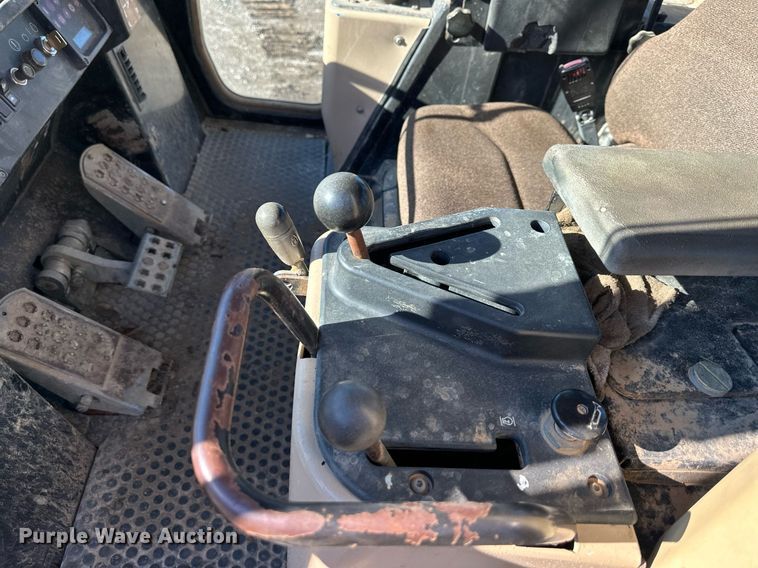 image for item DQ6539 2002 Caterpillar 963C track loader