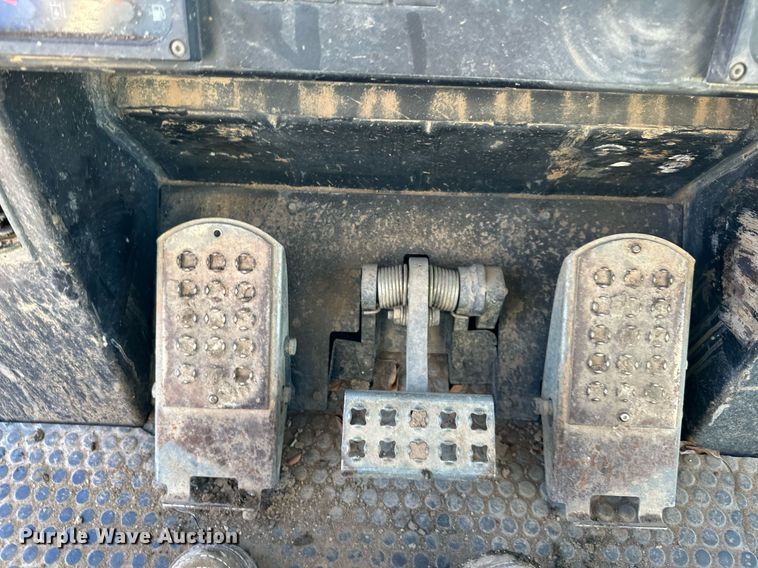 image for item DQ6539 2002 Caterpillar 963C track loader