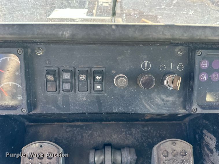 image for item DQ6539 2002 Caterpillar 963C track loader