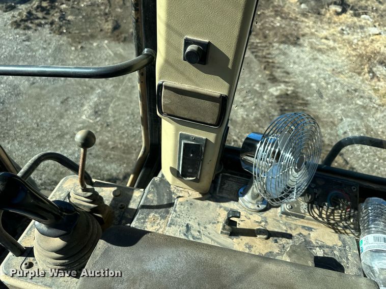 image for item DQ6539 2002 Caterpillar 963C track loader