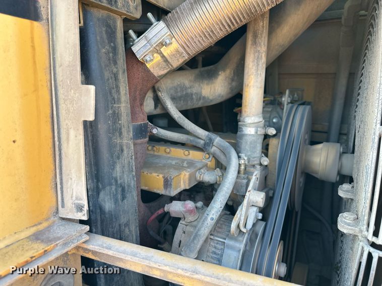 image for item DQ6539 2002 Caterpillar 963C track loader