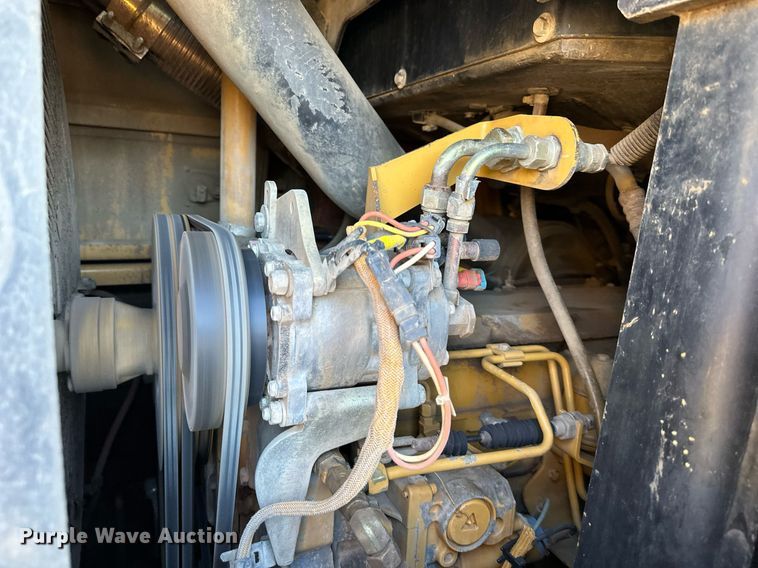 image for item DQ6539 2002 Caterpillar 963C track loader