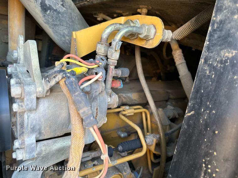 image for item DQ6539 2002 Caterpillar 963C track loader