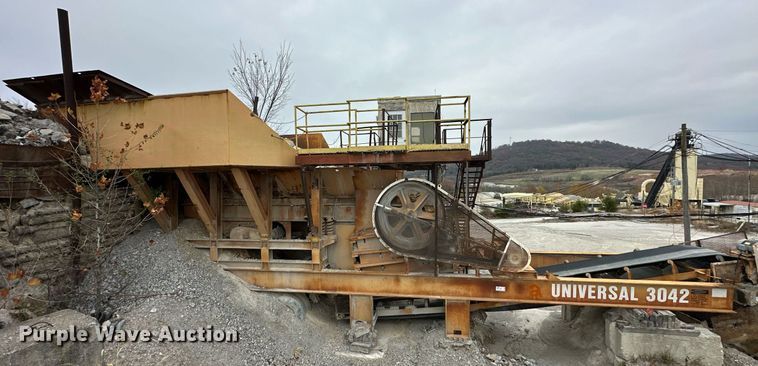 image for item DR0966 Universal 3042 crusher