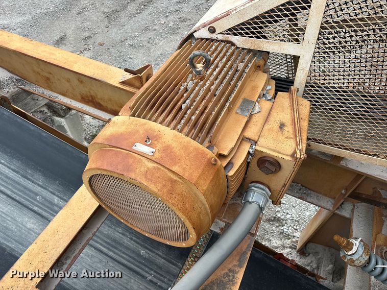 image for item DR0966 Universal 3042 crusher