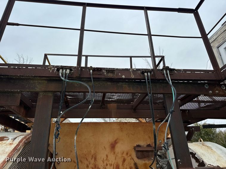 image for item DR0966 Universal 3042 crusher