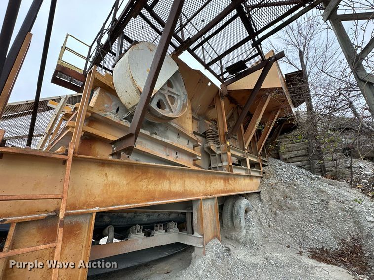 image for item DR0966 Universal 3042 crusher