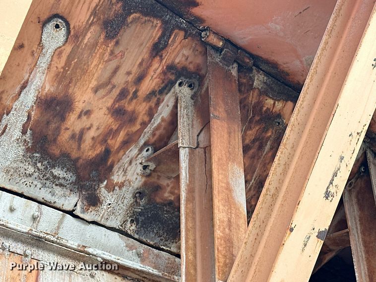 image for item DR0966 Universal 3042 crusher