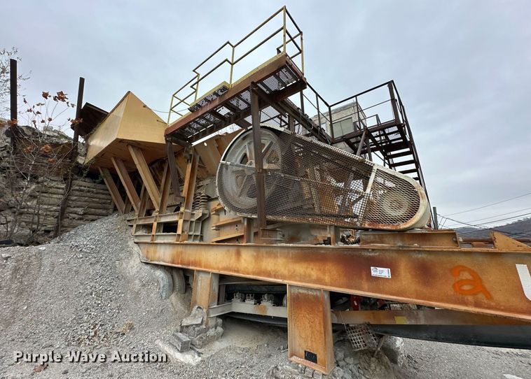 image for item DR0966 Universal 3042 crusher