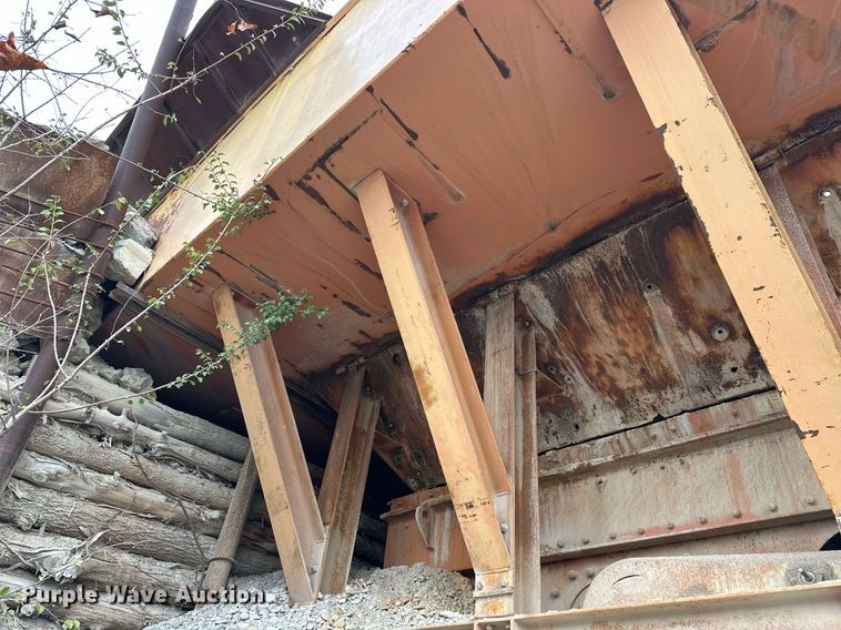 image for item DR0966 Universal 3042 crusher