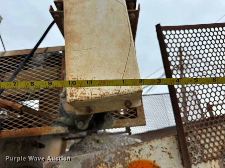 image for item DR0966 Universal 3042 crusher