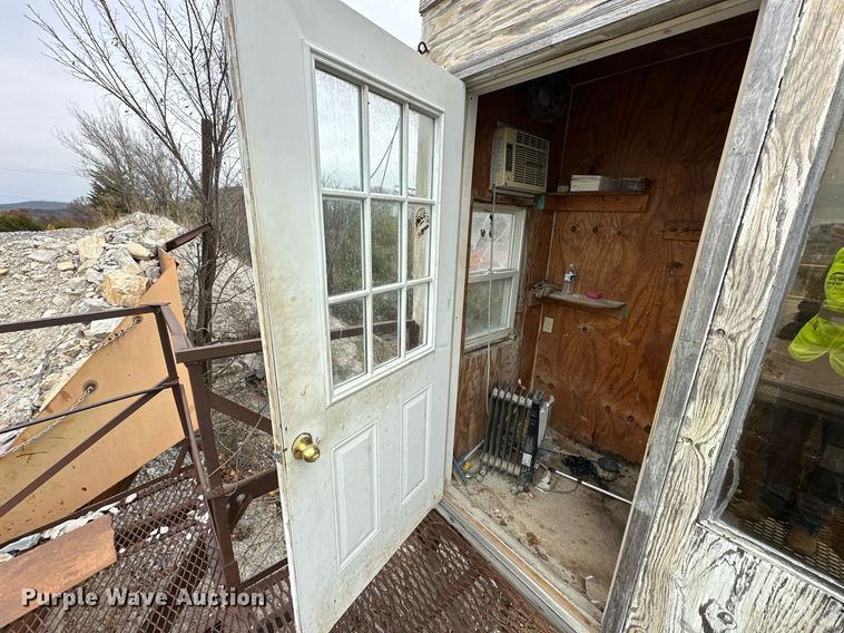 image for item DR0966 Universal 3042 crusher