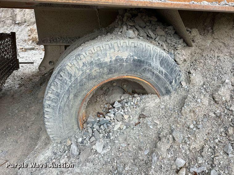 image for item DR0966 Universal 3042 crusher