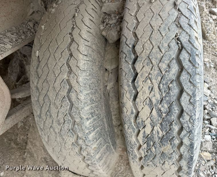 image for item DR0966 Universal 3042 crusher