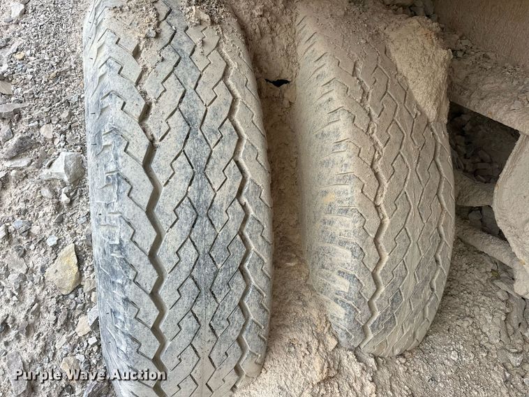 image for item DR0966 Universal 3042 crusher