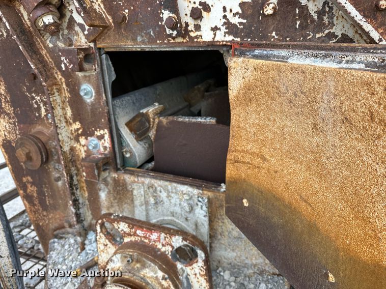 image for item DR0970 Universal Engineering 130/150 crusher