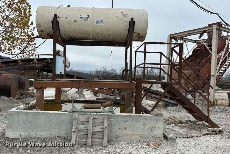 image for item DR0974 Diesel fuel tank