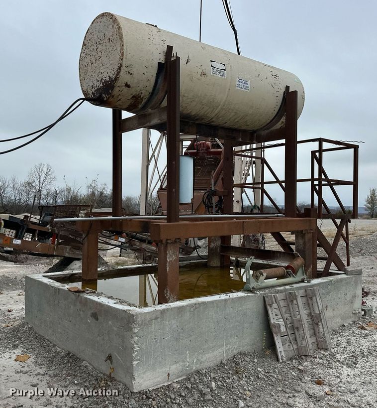 image for item DR0974 Diesel fuel tank