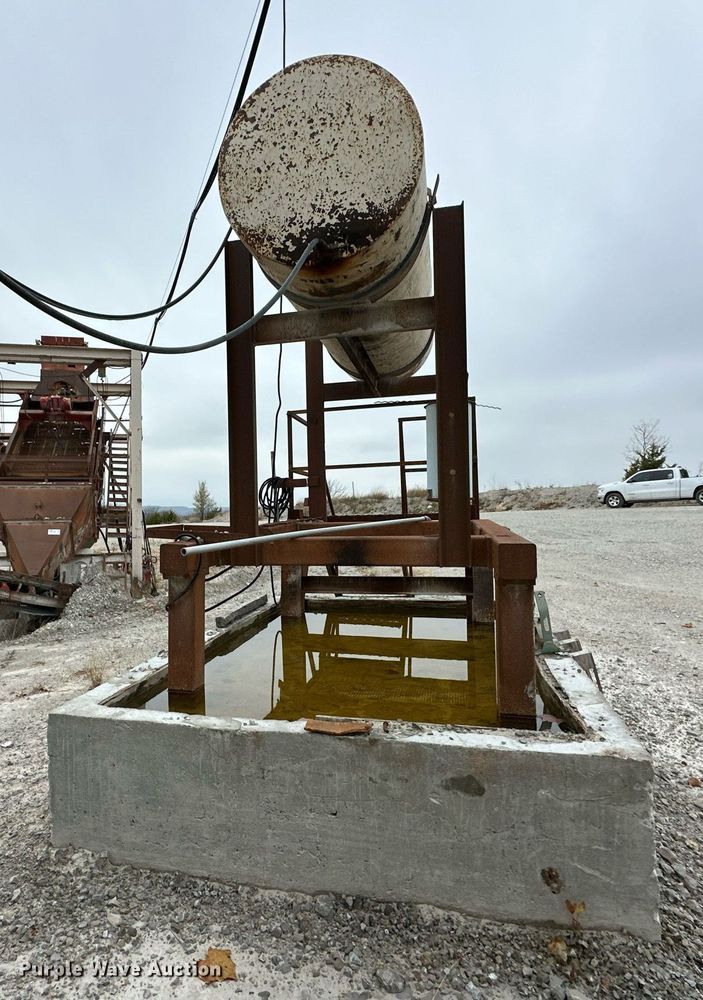 image for item DR0974 Diesel fuel tank